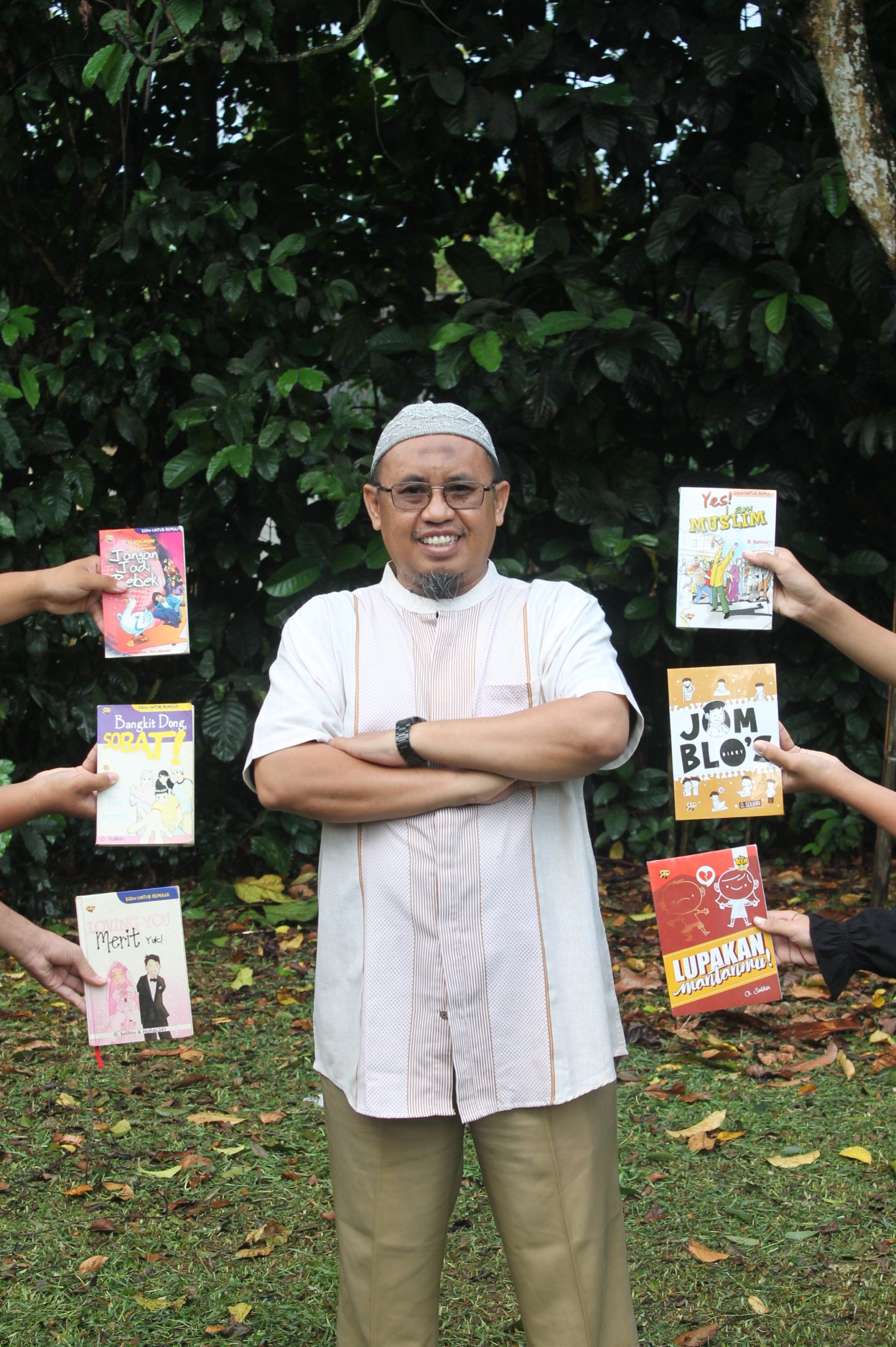 Oleh Solihin: Jejak Kebaikan Melalui Buku Remaja